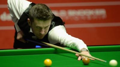 England's Mark Selby beats world number one Neil Robertson 17-15 to reach his second World Championship final.