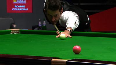 Selby leads after stunning O'Sullivan miss