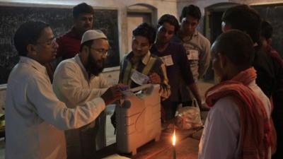 Voting machine sealed at end of Indian election