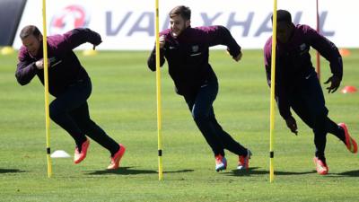 Wayne Rooney and England team mates