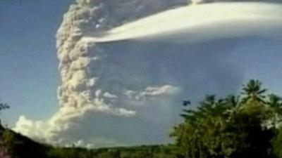 Sangeang Api volcano ash cloud