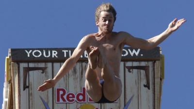 Cliff Diving World Series: Gary Hunt wins in Texas with record score