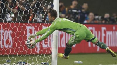 Russia's Igor Akinfeev gifts South Korea lead