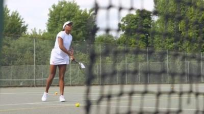 Elizabeth Nyenwe on the tennis court