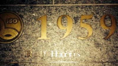 Rolf Harris plaque in Perth