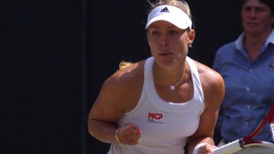 Angelique Kerber wins first set against Maria Sharapova