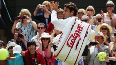 Wimbledon 2014: Roger Federer beats Tommy Robredo in straight sets