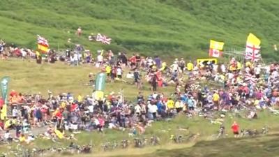 crowds at Holme Moss