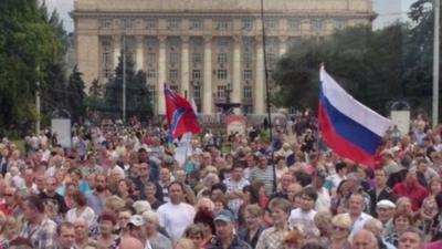 Pro-Russian demonstrators in Donetsk