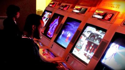 Arcade players