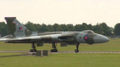 Vulcan XH558