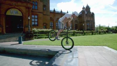 A stunt outside the Kelvingrove Art Gallery and Museum