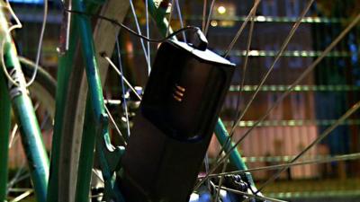 Siva Cycle Atom - a usb charger powered by pedalling