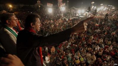 Imran Khan addressing protesters