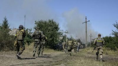 Ukrainian servicemen seen during fighting with pro-Russian separatists in the eastern Ukrainian town of Ilovaysk