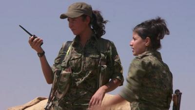 Female Kurdish fighters