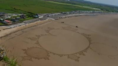 Sand art by Simon Beck at Brean