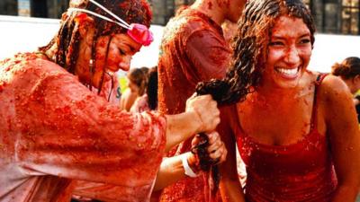 Participants in tomato fight