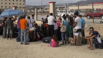 Tourists stranded outside airport in San Jose de los Cabos