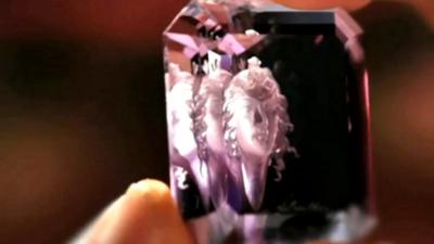 Jewel carving