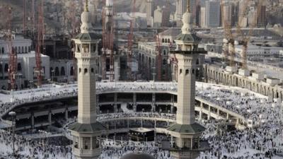 Muslim pilgrims circumambulate the Kaaba, 30 September 2014