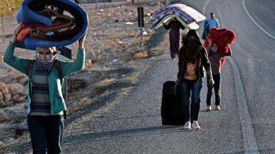 Refugees flee Kobane, Syria