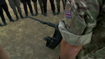 UK soldiers train Kurdish forces