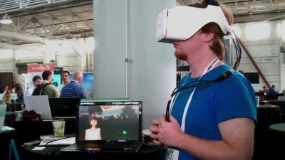 Lochlainn Wilson of Fove demonstrates eye-tracking helmet