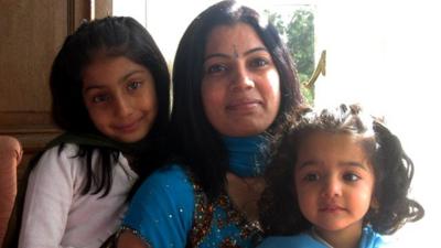 Heena Solanki and her daughters Prisha and Jasmine