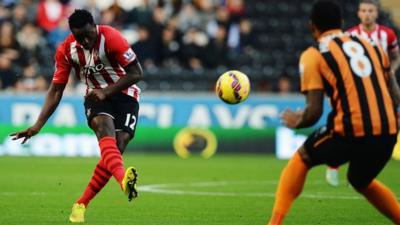 Southampton's Victor Wanyama scores against Hull