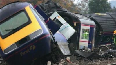 Ufton Nervet rail crash in November 2004