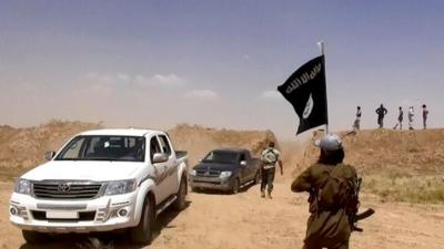 IS militants on Iraqi-Syria borders