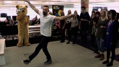 Robin Windsor teaching a dance lesson