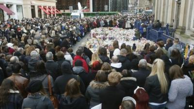 Crowds and flowers