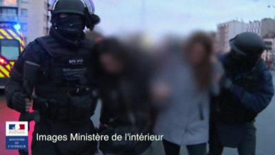 People escorted from Paris supermarket siege