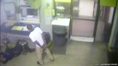 Surveillance video of Jamal Rutledge/Franklin Foulks