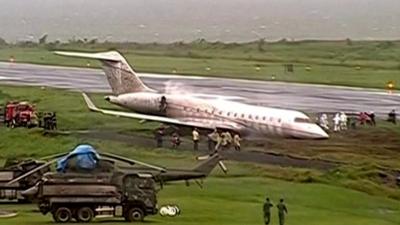 A plane that was carrying Filipino government officials