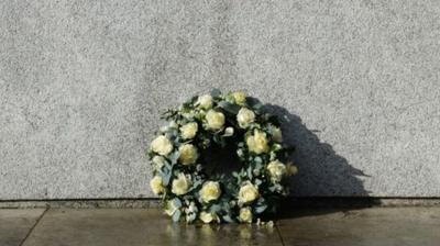 Wreath a Churchill monument