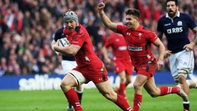 Jonathan Davies crosses the line for Wales' second try