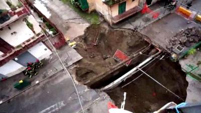 Sinkhole in Naples street