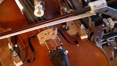 Kinetic sculpture violin