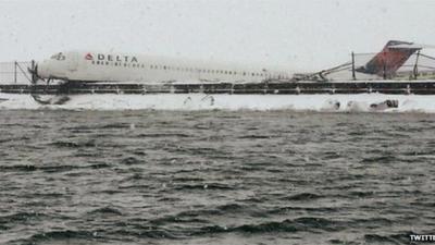 LaGuardia plane crash