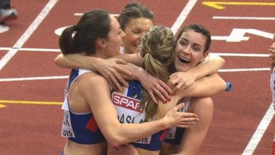 Women 400m relay team win silver