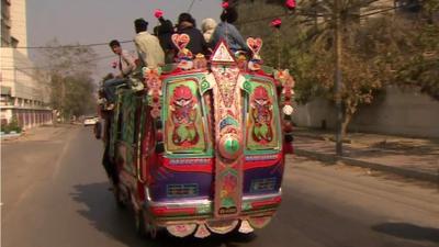 Karachi bus tour