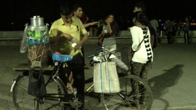 Tea seller on the streets of Mumbai