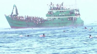 Boat carrying migrants