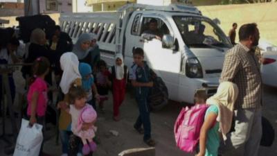 Iraqi civilians fleeing Ramadi