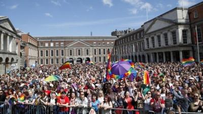 Yes supporters at Dublin Castle