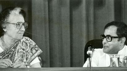 इंदिरा गांधी और प्रणब मुखर्जी