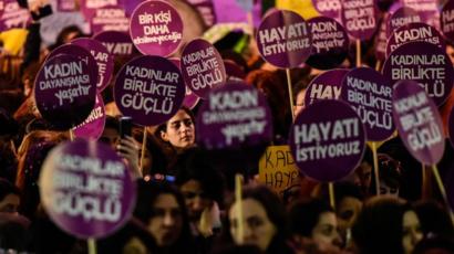 Kadın ve toplum ile ilgili görsel sonucu